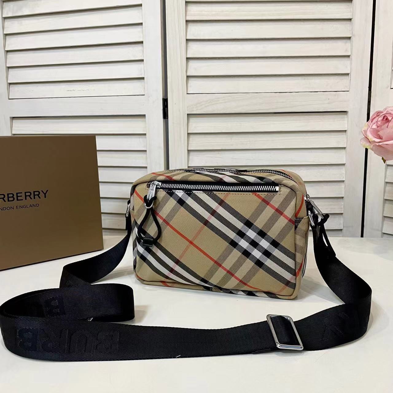 Burberry バーバリー  バッグ