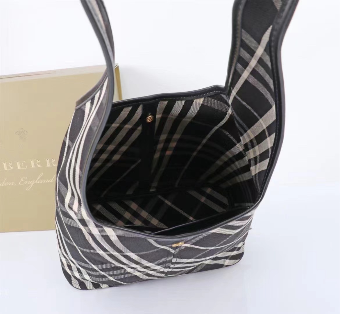 Burberry バーバリー  バッグ