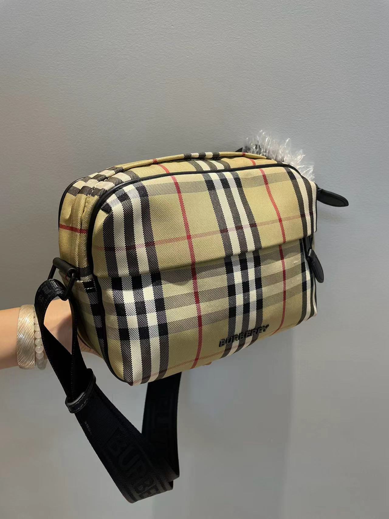 Burberry バーバリー  バッグ