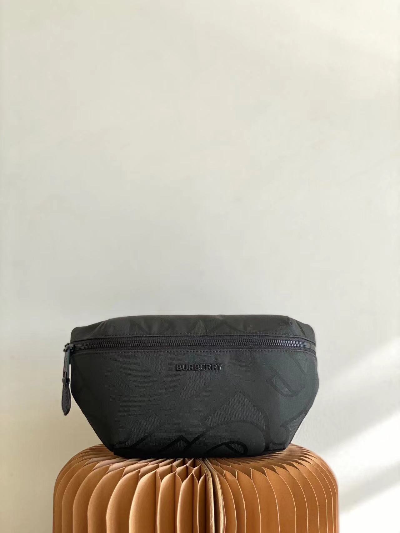 Burberry バーバリー  バッグ