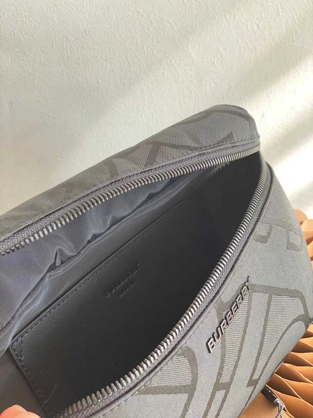 Burberry バーバリー  バッグ