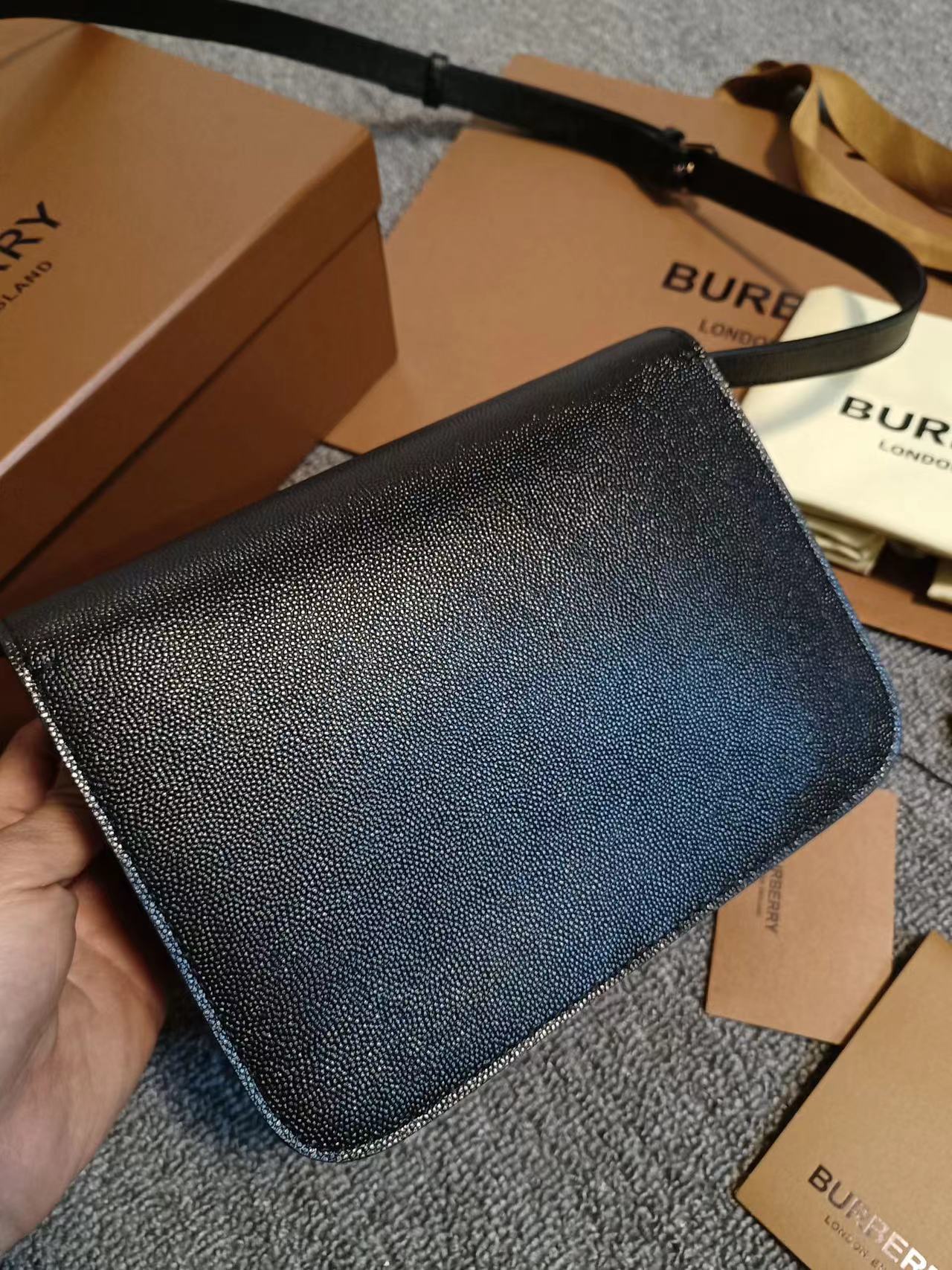 Burberry バーバリー  バッグ