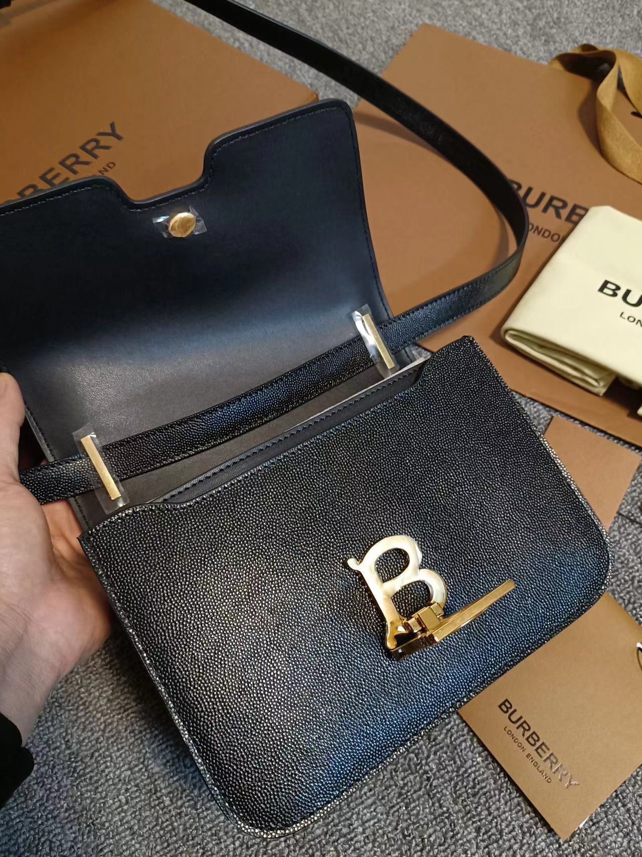 Burberry バーバリー  バッグ