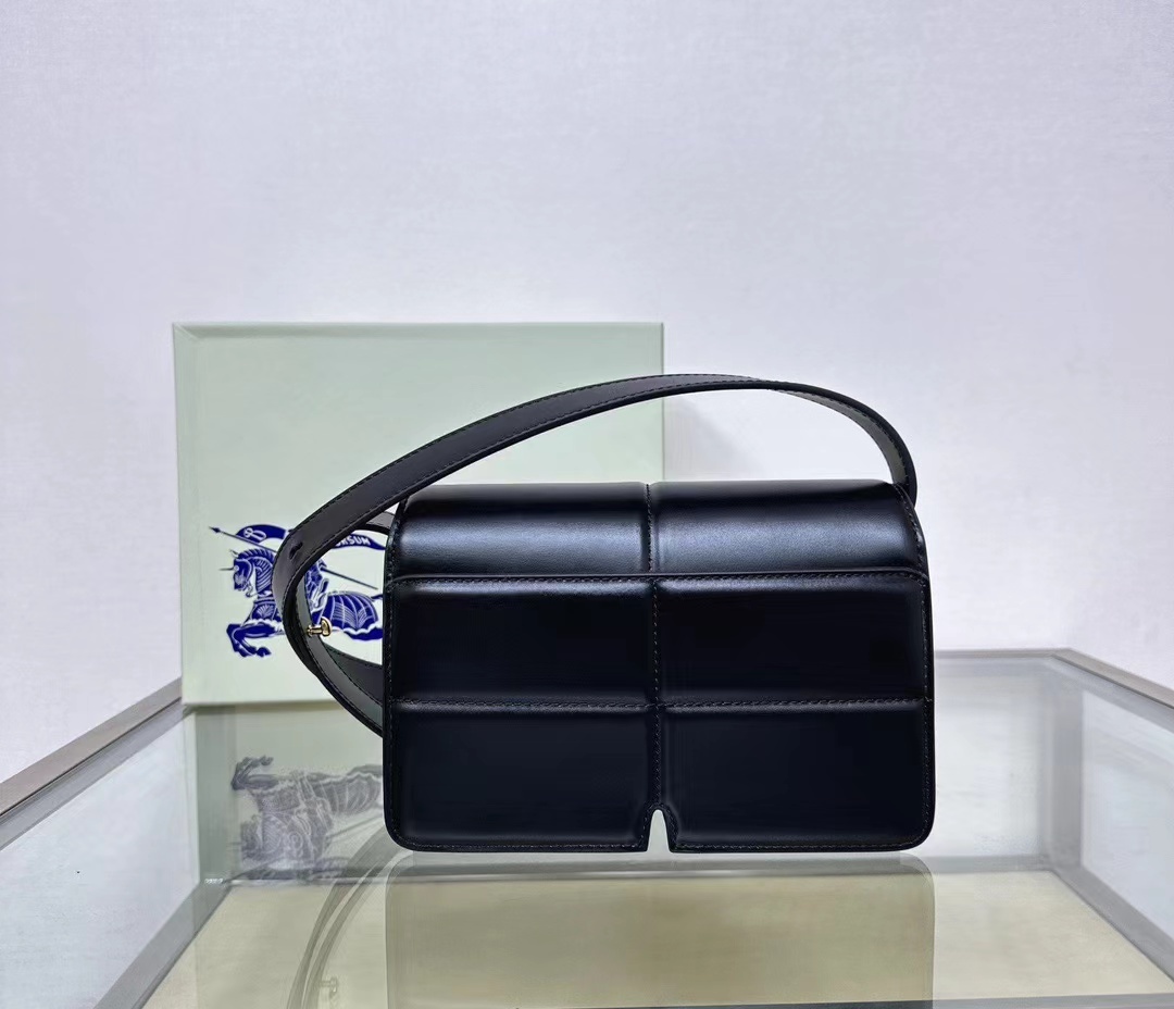 Burberry バーバリー  バッグ