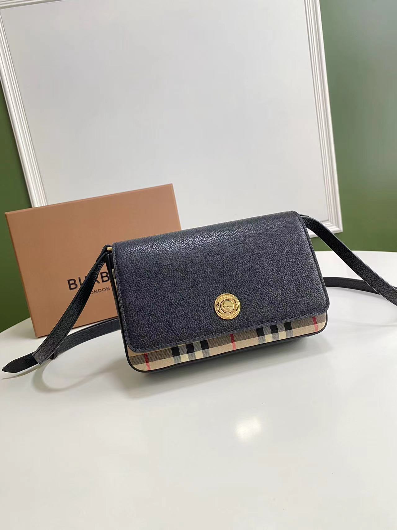 Burberry バーバリー  バッグ