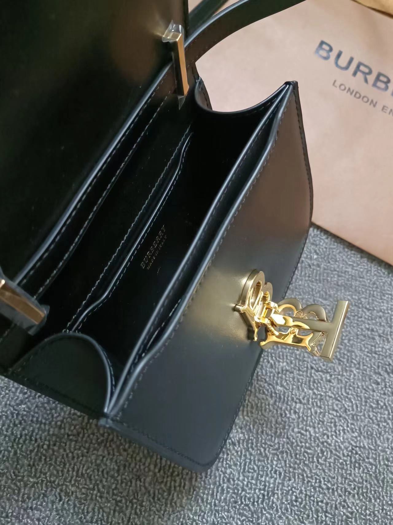 Burberry バーバリー  バッグ