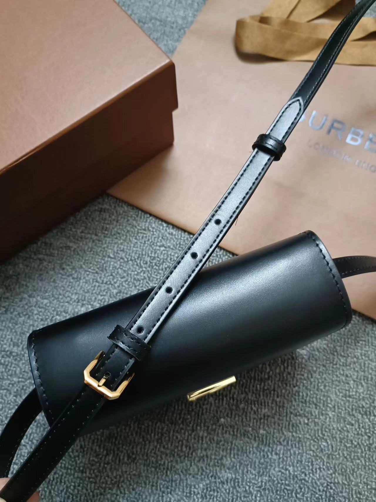 Burberry バーバリー  バッグ