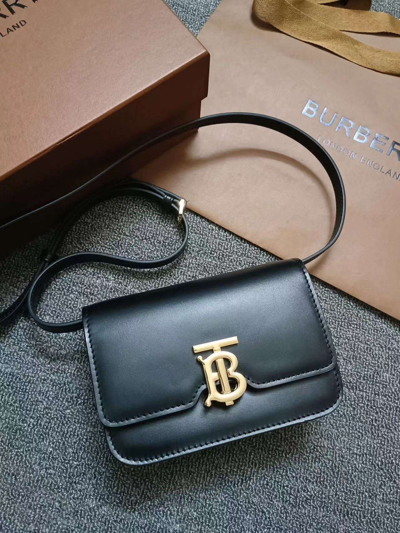 Burberry バーバリー  バッグ