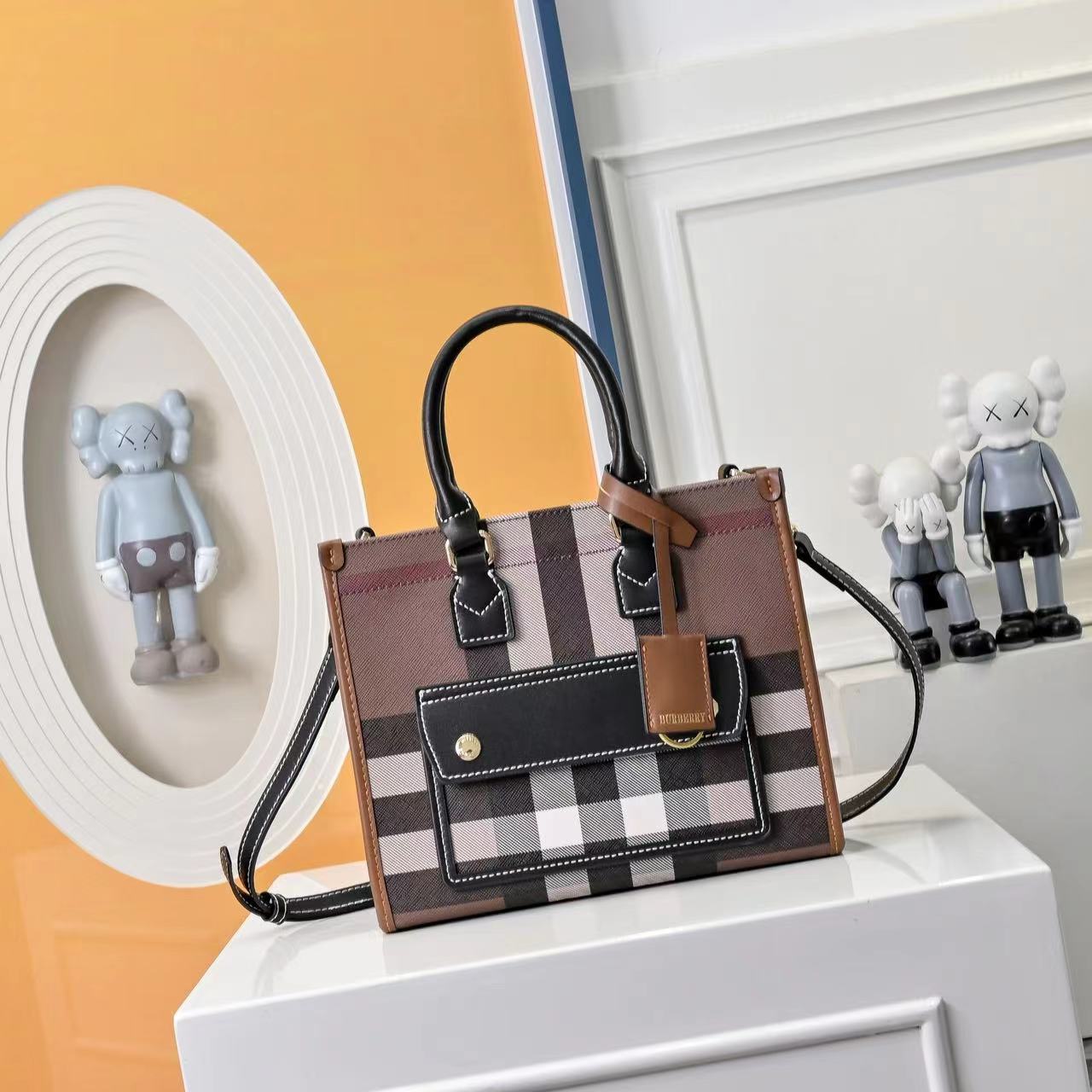 Burberry バーバリー  バッグ