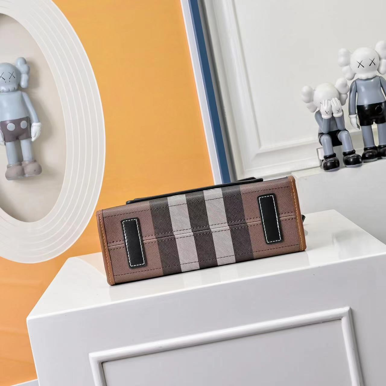 Burberry バーバリー  バッグ