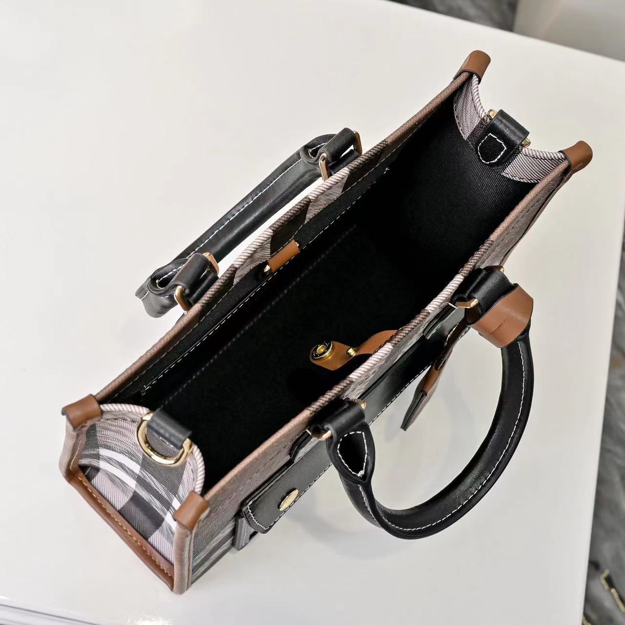 Burberry バーバリー  バッグ