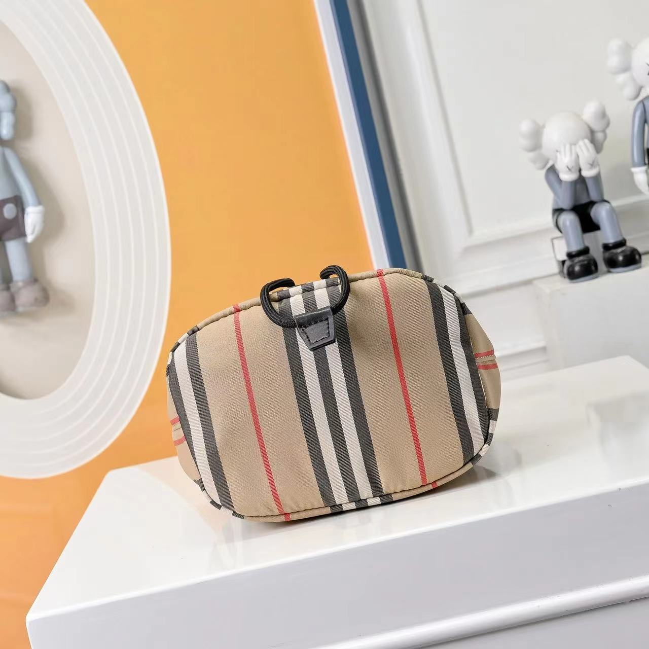 Burberry バーバリー  バッグ