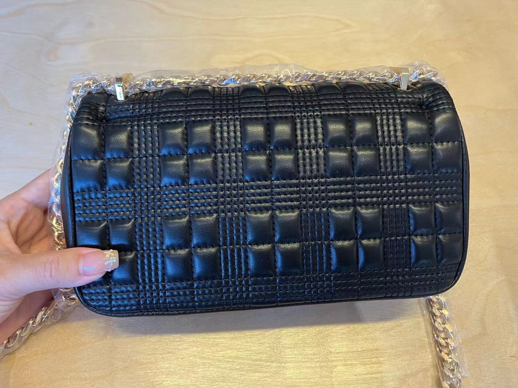 Burberry バーバリー  バッグ