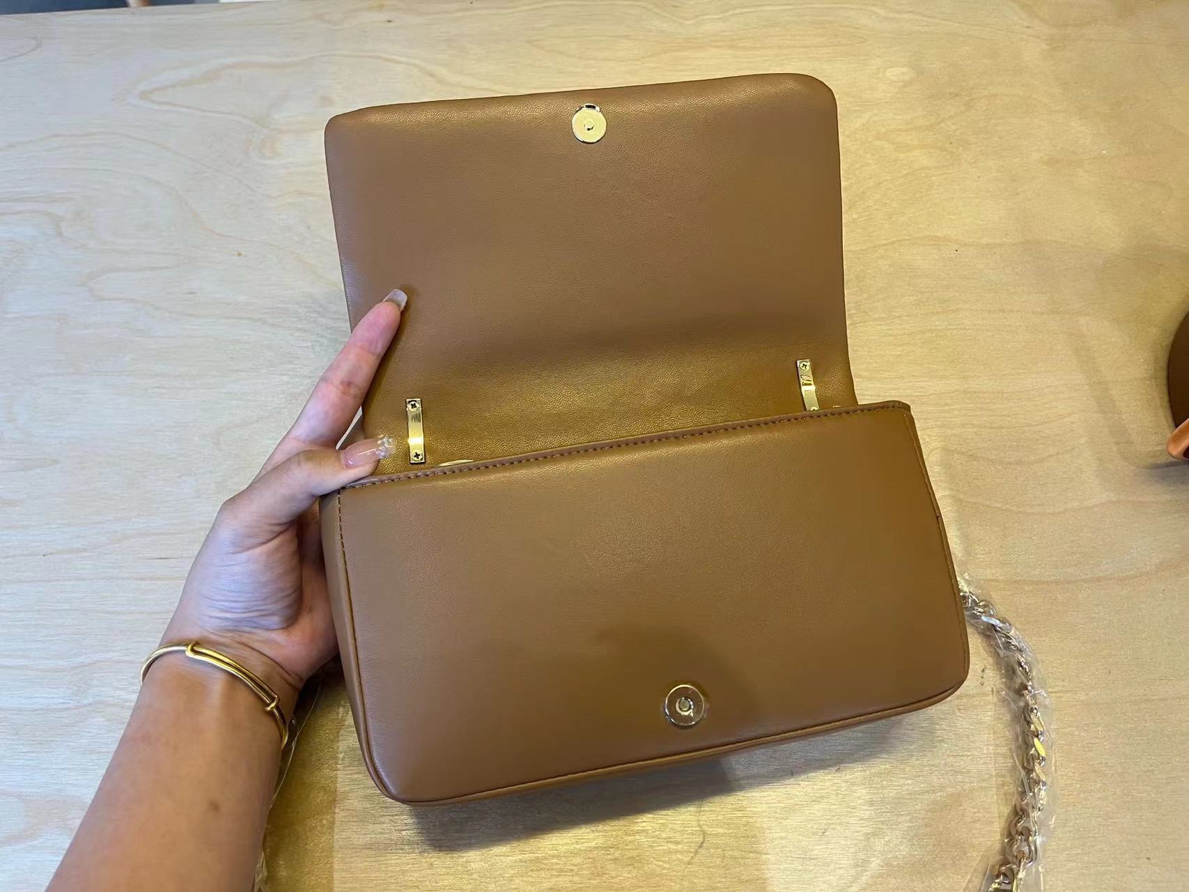 Burberry バーバリー  バッグ