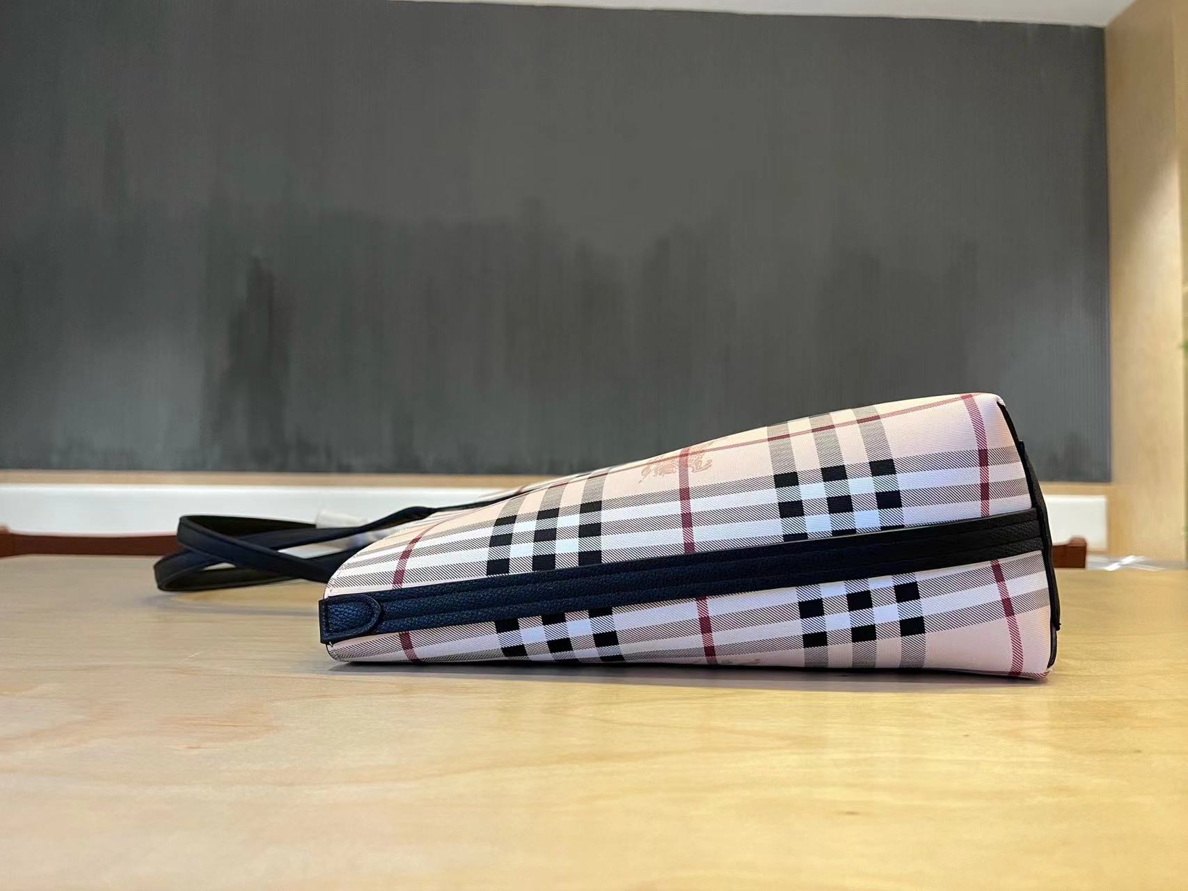 Burberry バーバリー  バッグ