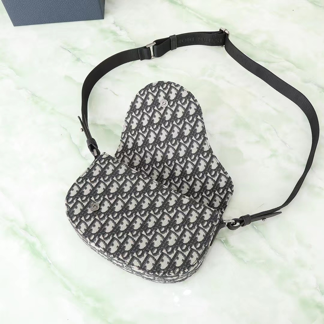 DIOR ディオール  バッグ