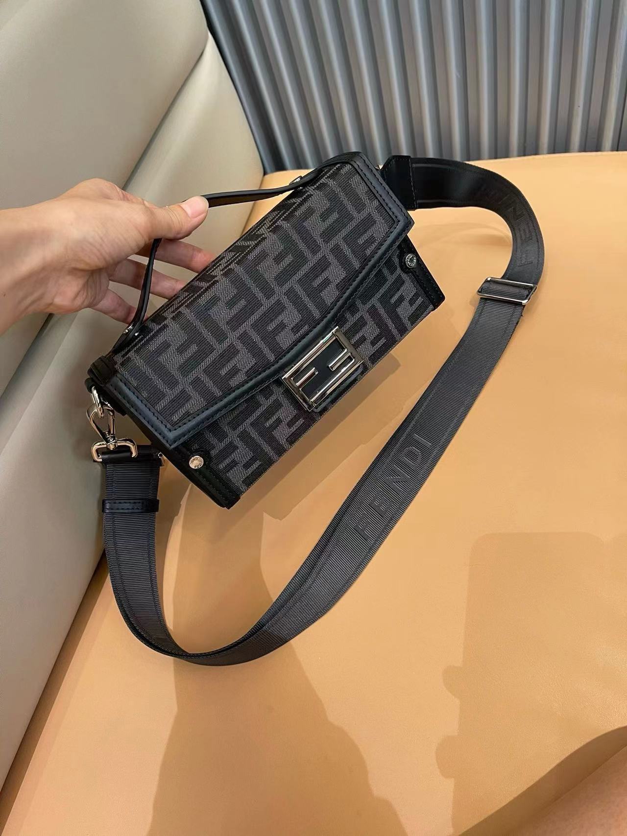 Fendi フェンディ  バッグ