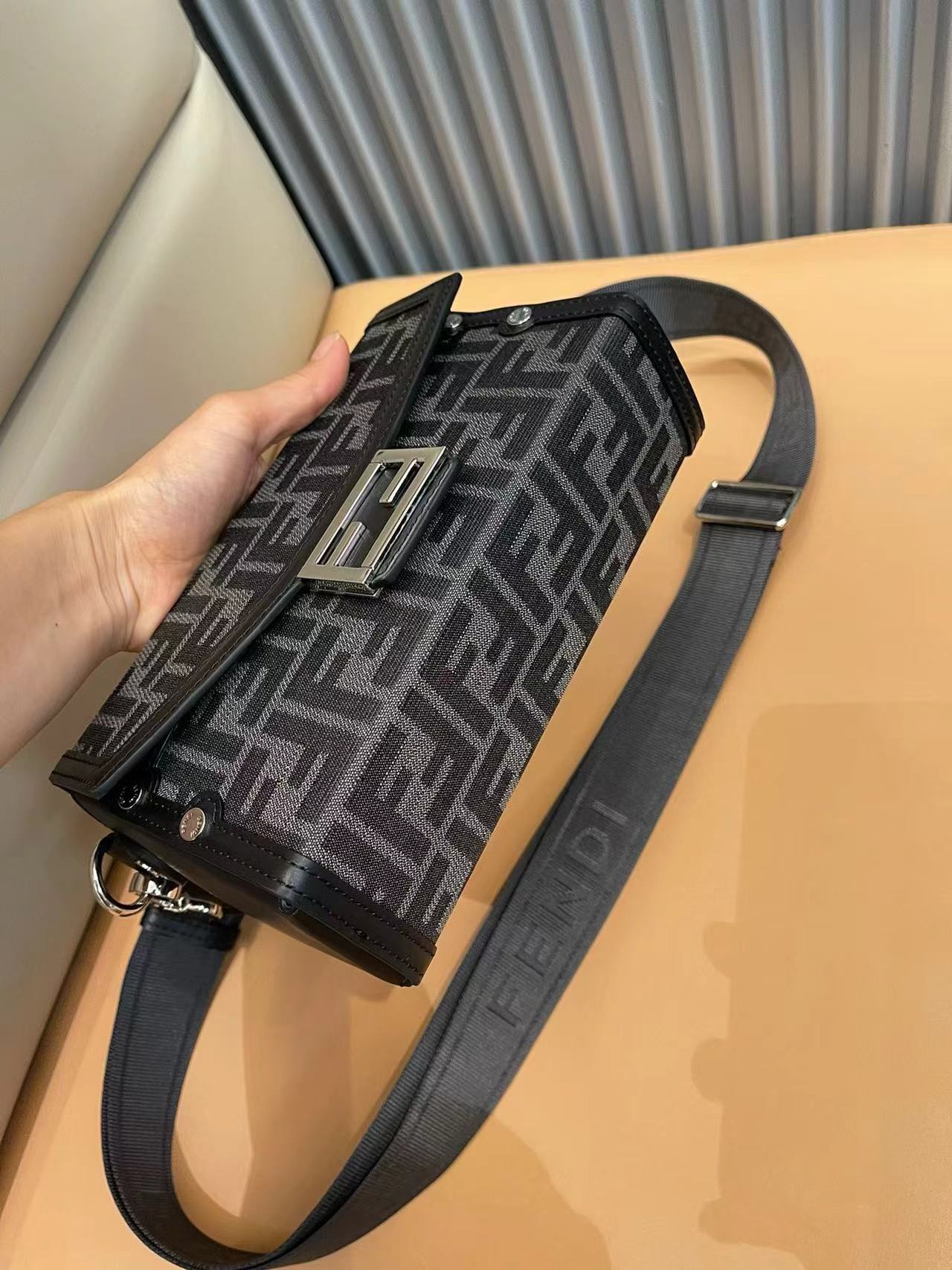 Fendi フェンディ  バッグ