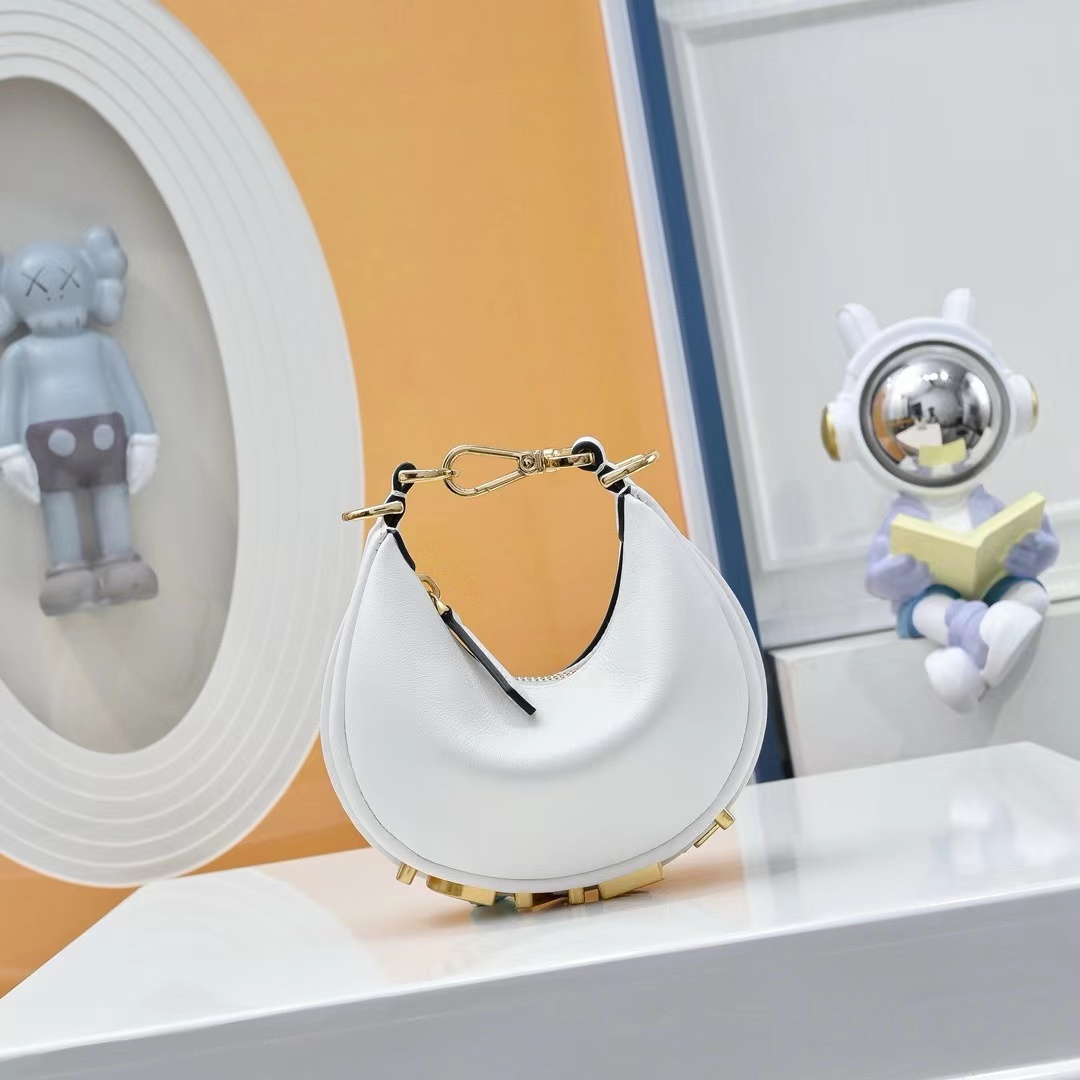 Fendi フェンディ  バッグ