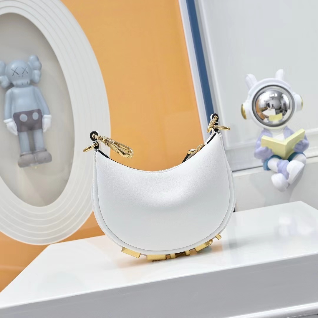 Fendi フェンディ  バッグ