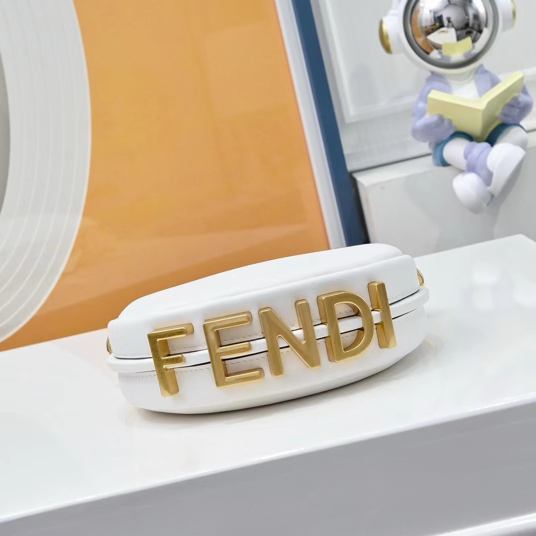 Fendi フェンディ  バッグ