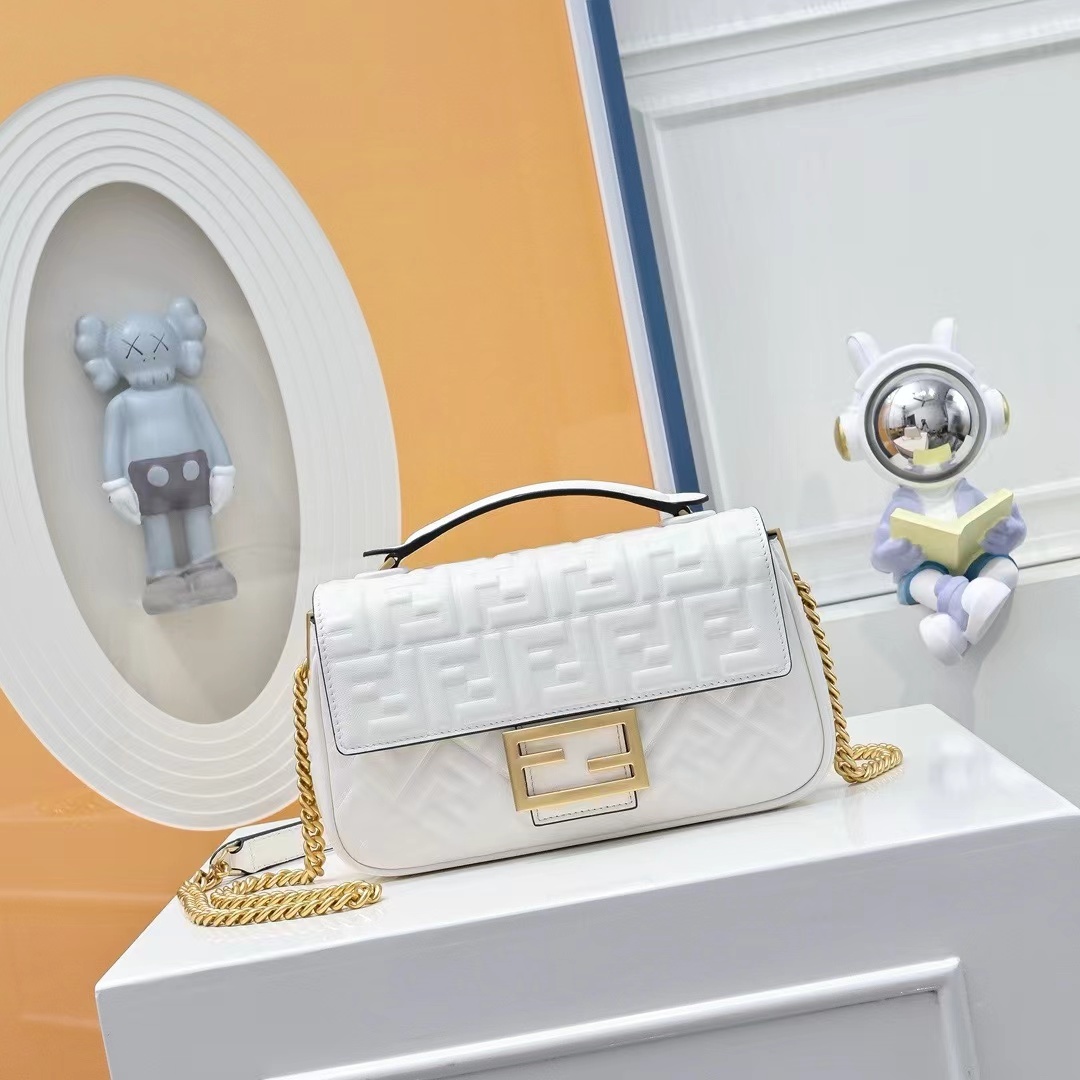 Fendi フェンディ  バッグ
