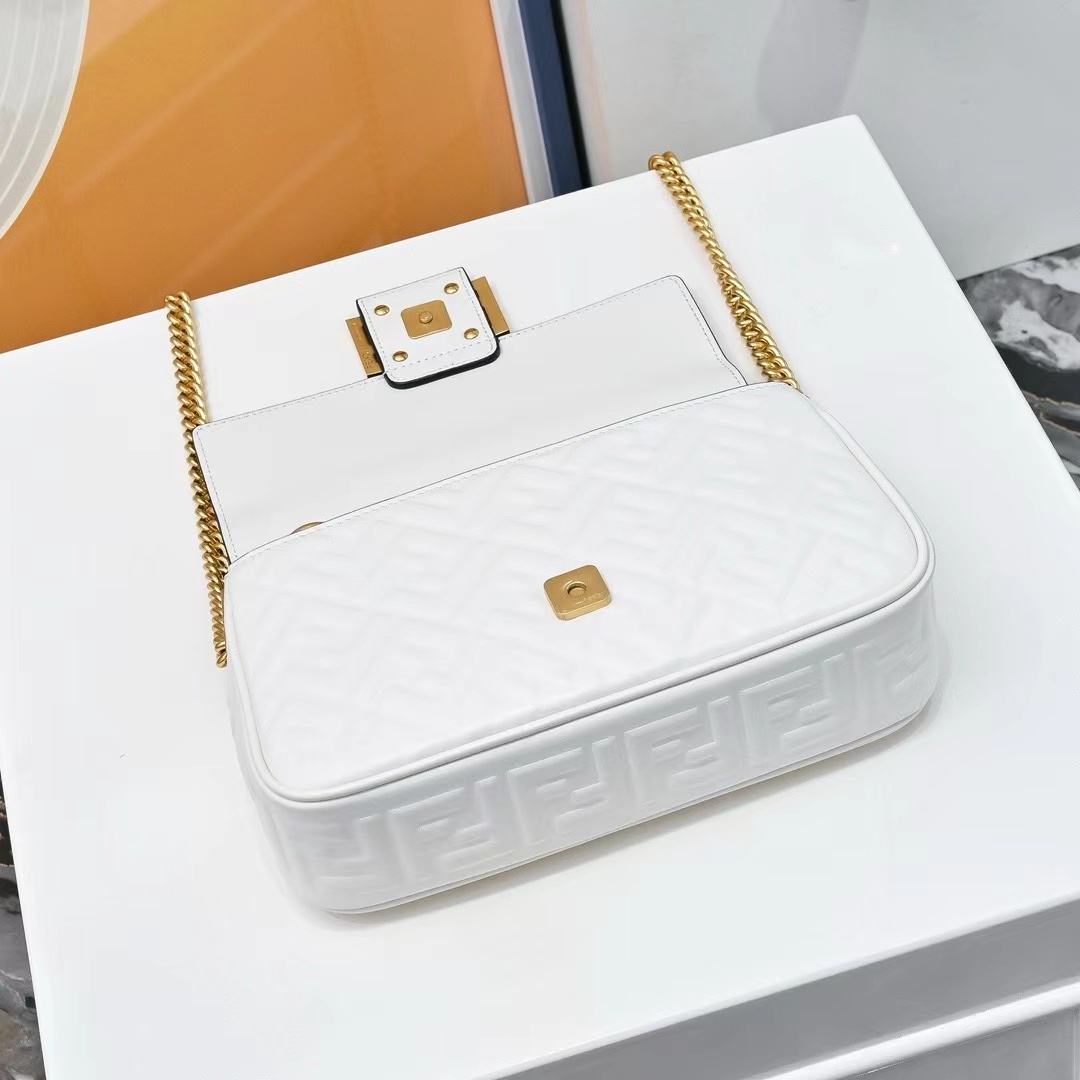 Fendi フェンディ  バッグ