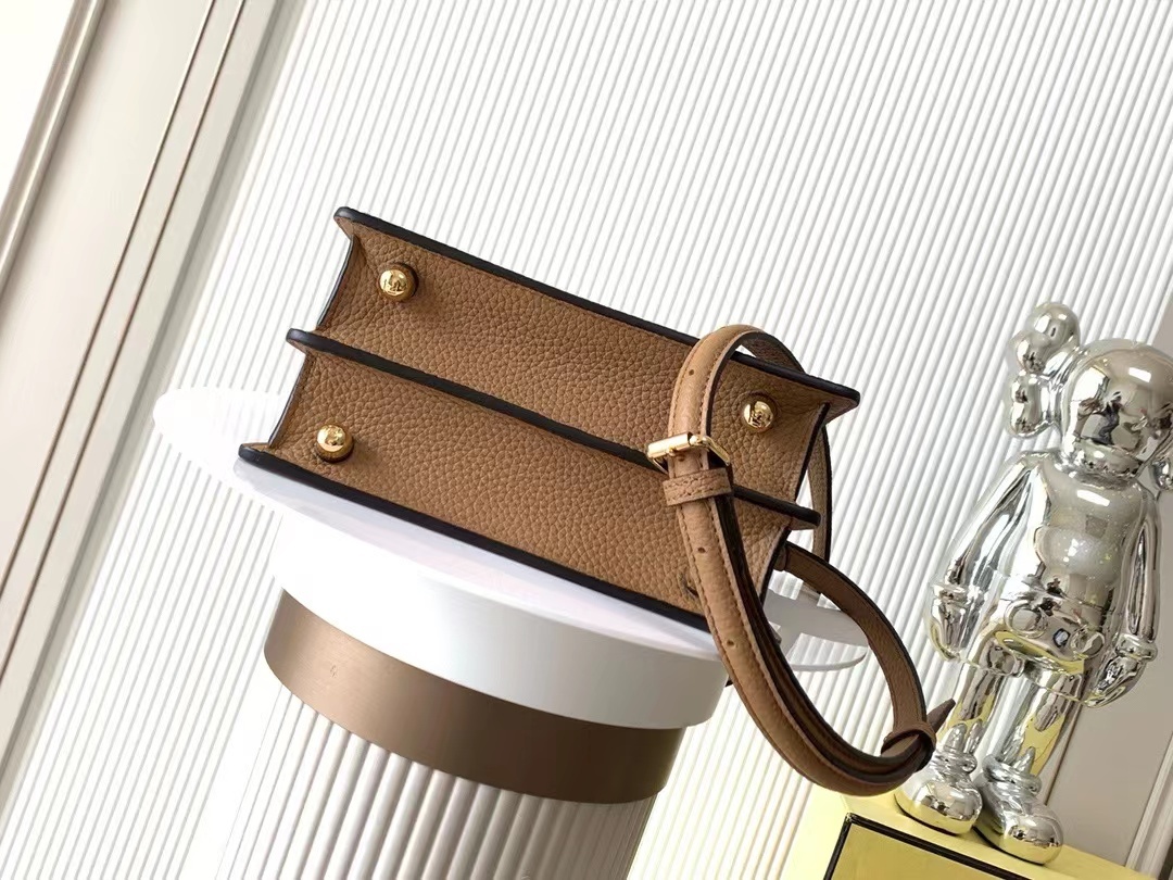 Fendi フェンディ  バッグ