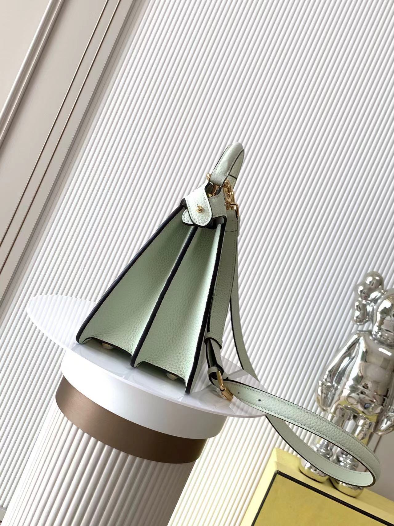 Fendi フェンディ  バッグ