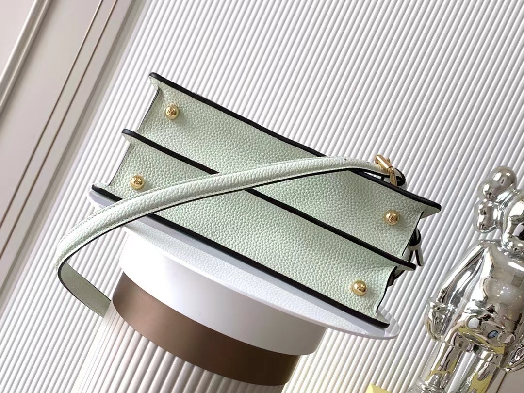 Fendi フェンディ  バッグ