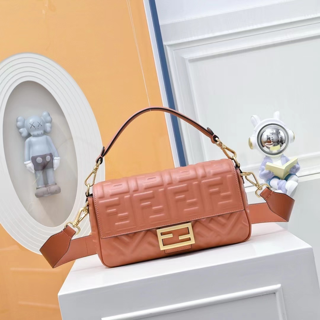 Fendi フェンディ  バッグ