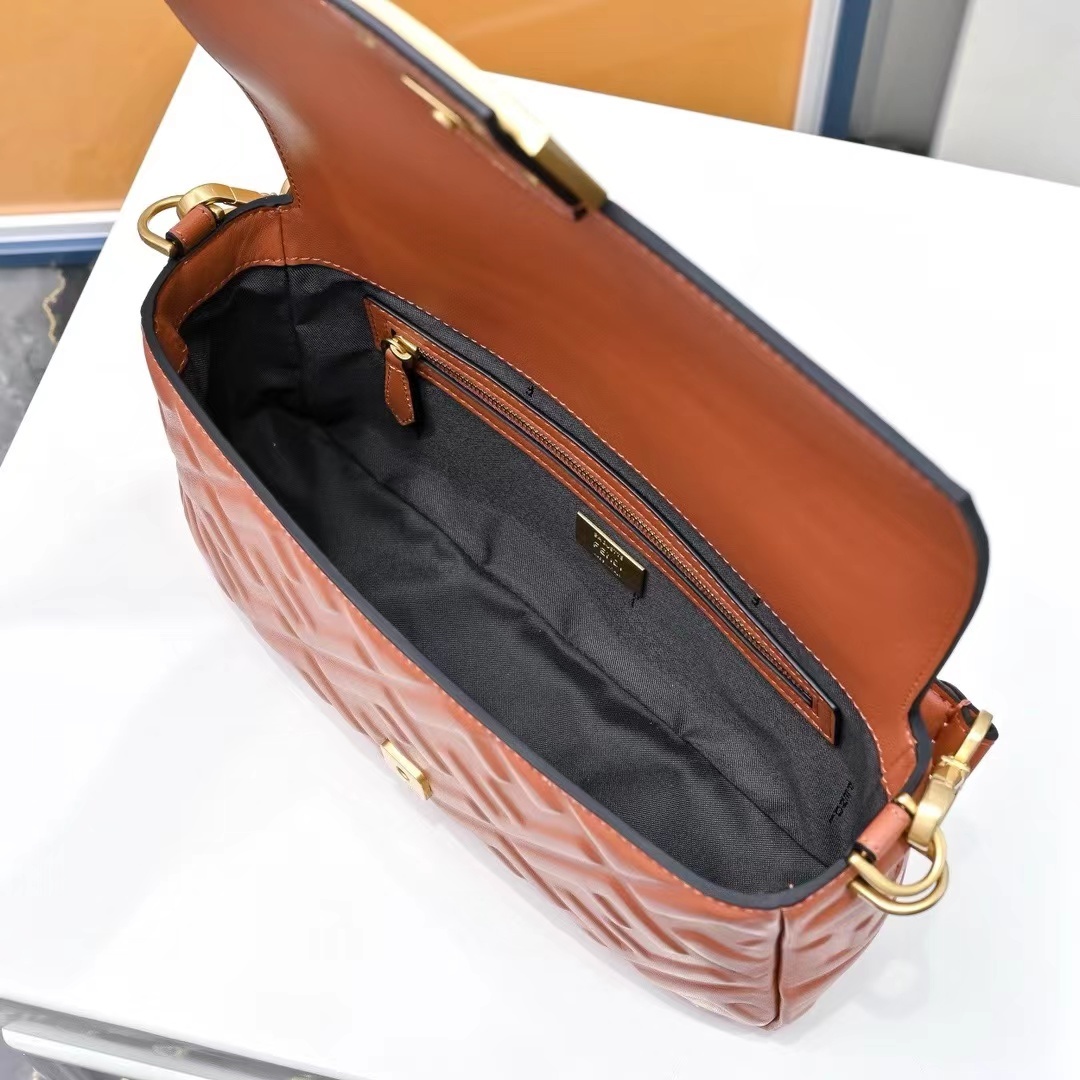 Fendi フェンディ  バッグ