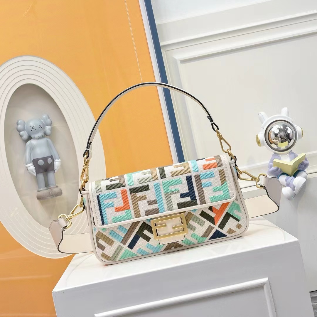 Fendi フェンディ  バッグ