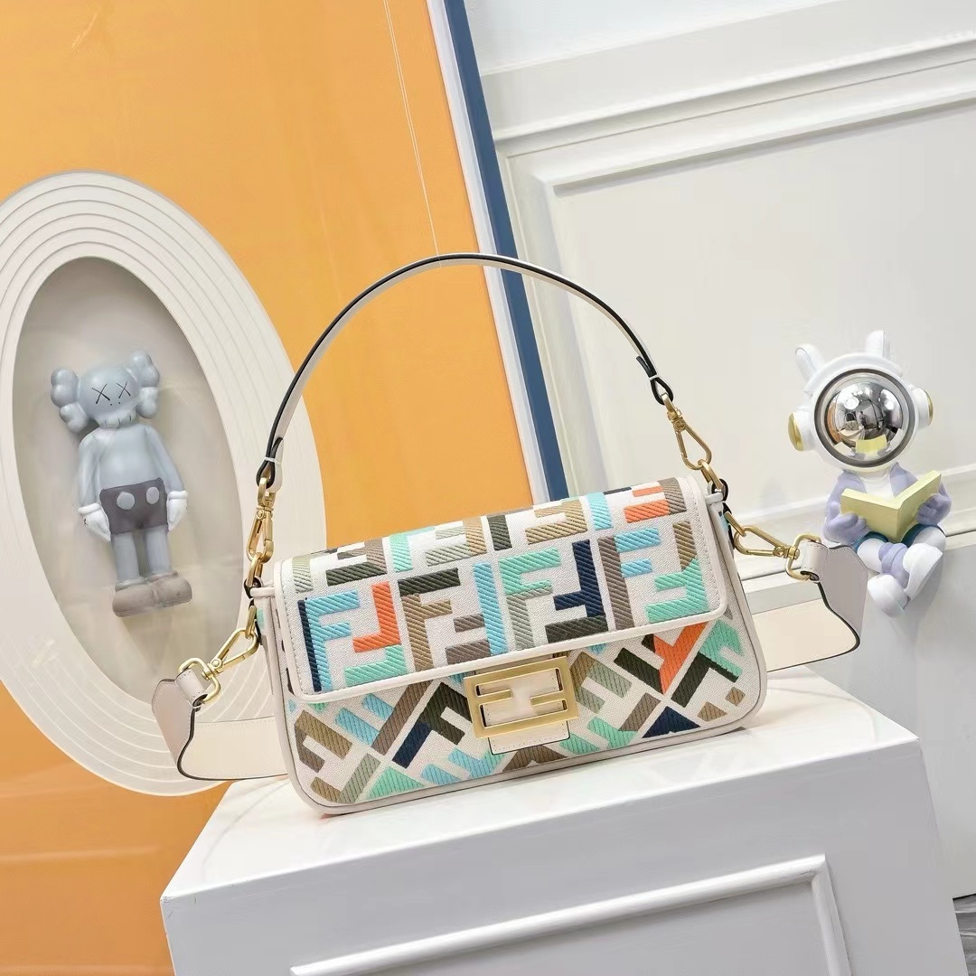 Fendi フェンディ  バッグ