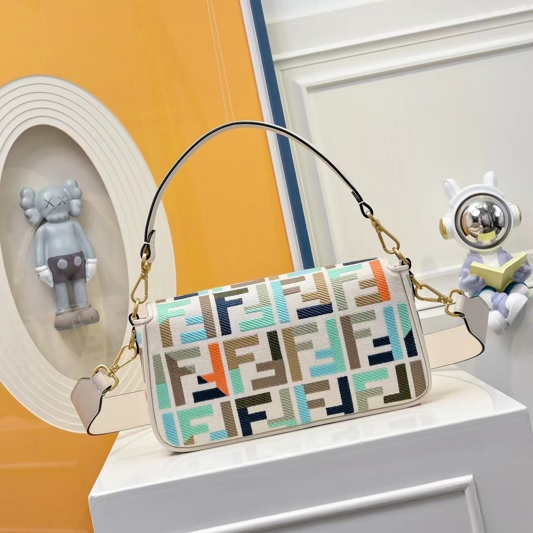 Fendi フェンディ  バッグ
