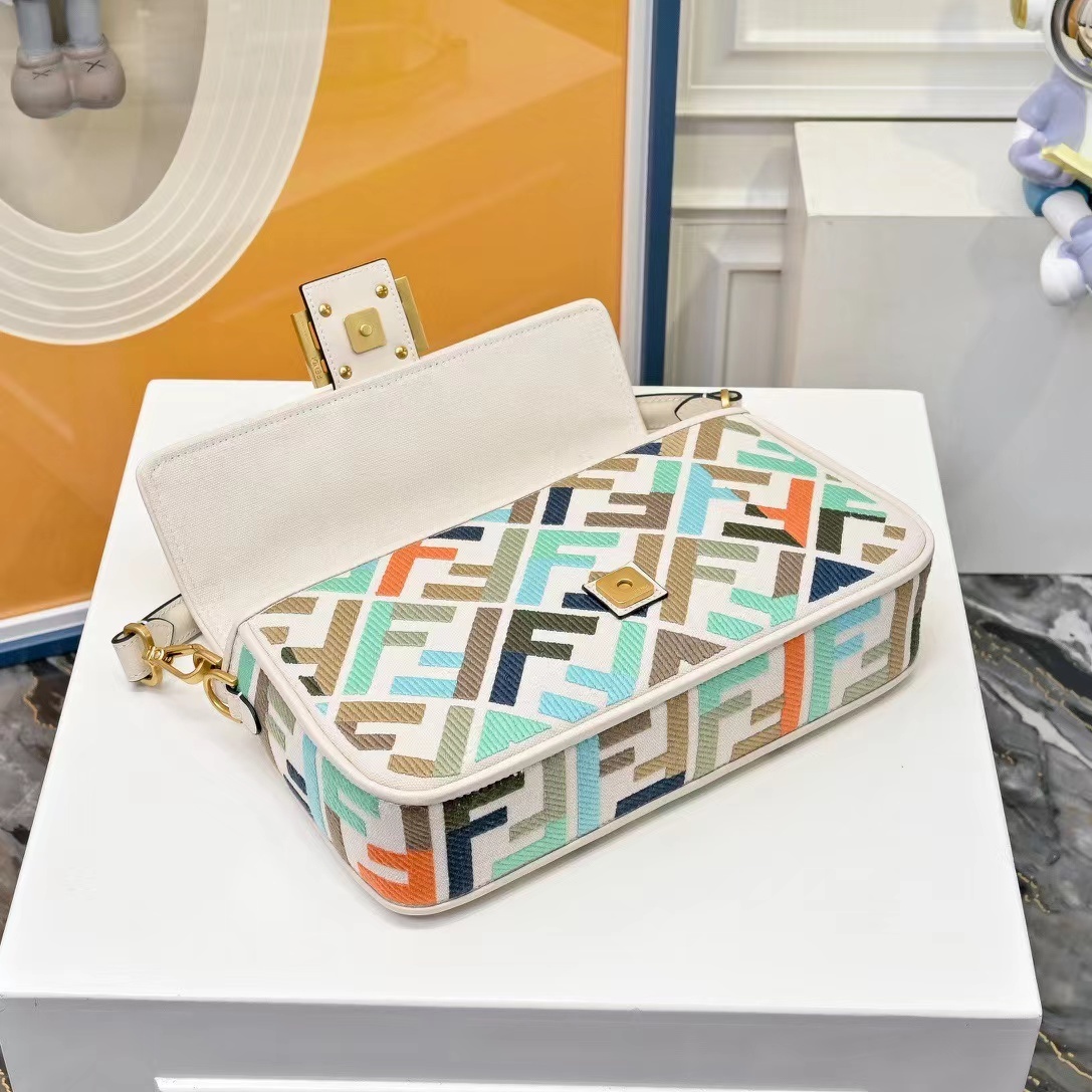 Fendi フェンディ  バッグ