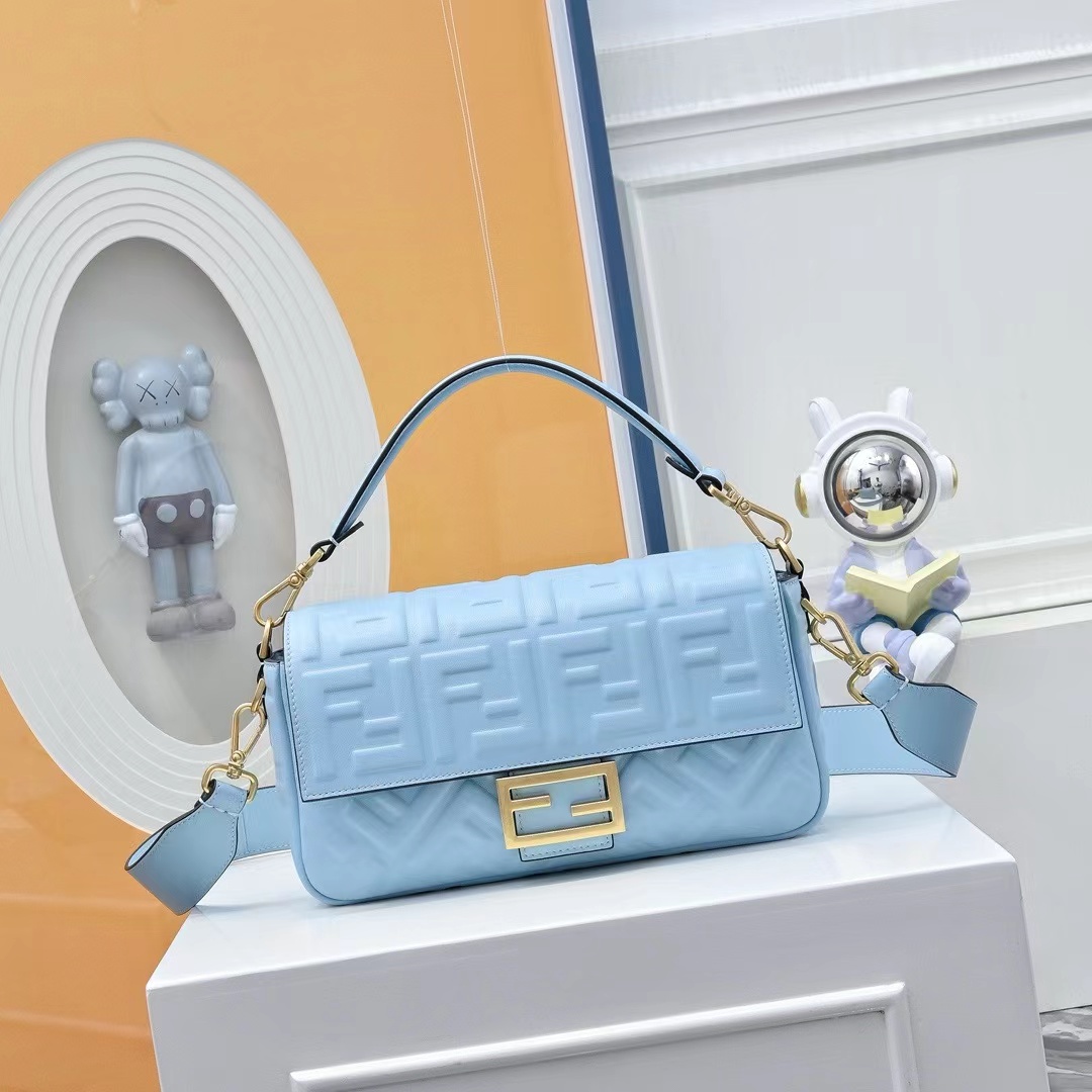 Fendi フェンディ  バッグ