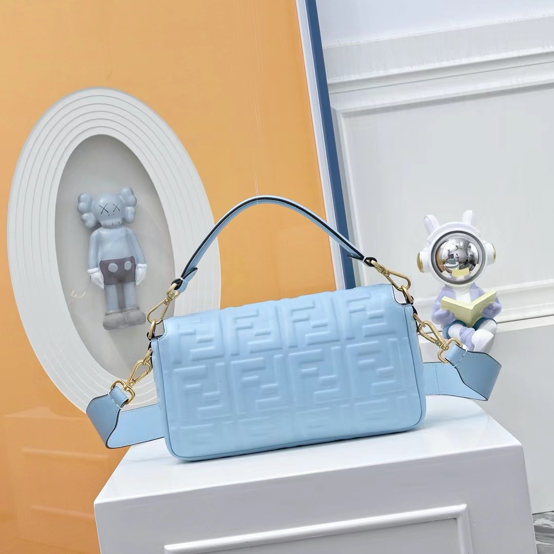 Fendi フェンディ  バッグ