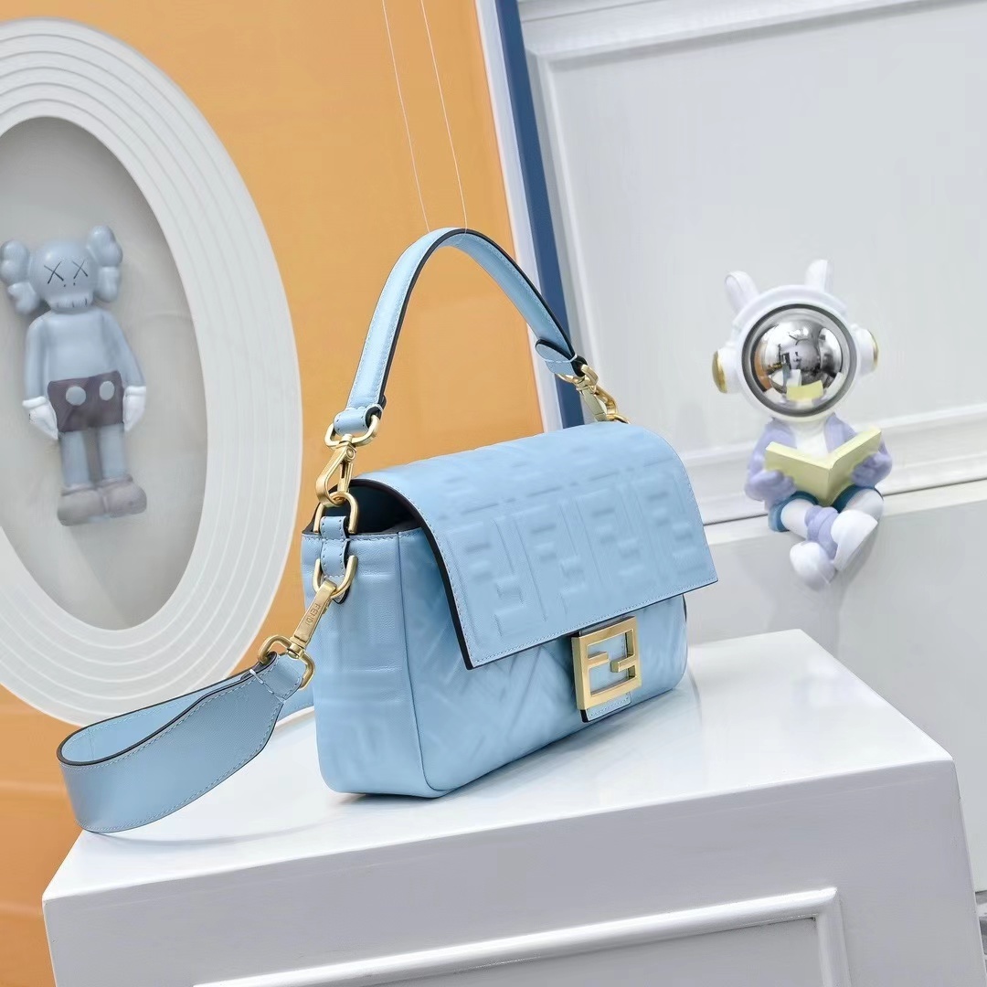 Fendi フェンディ  バッグ