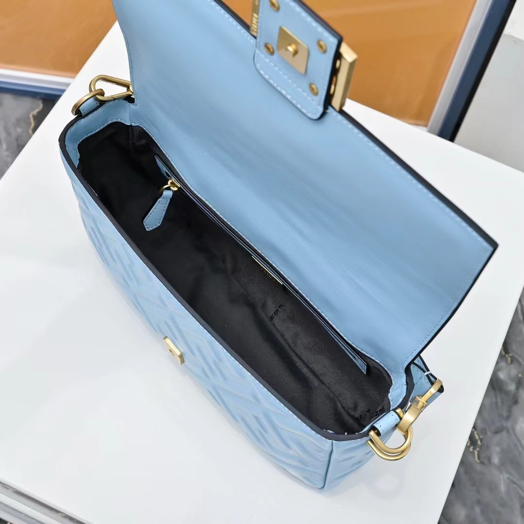 Fendi フェンディ  バッグ