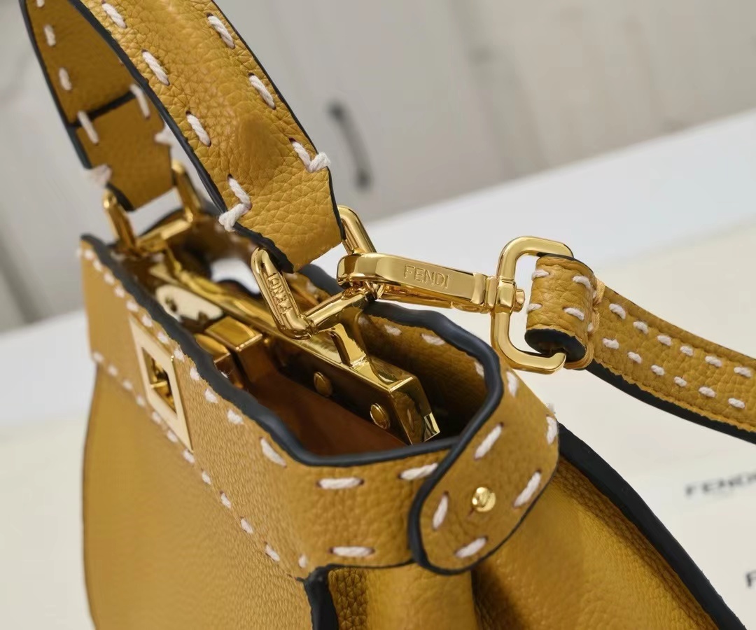 Fendi フェンディ  バッグ