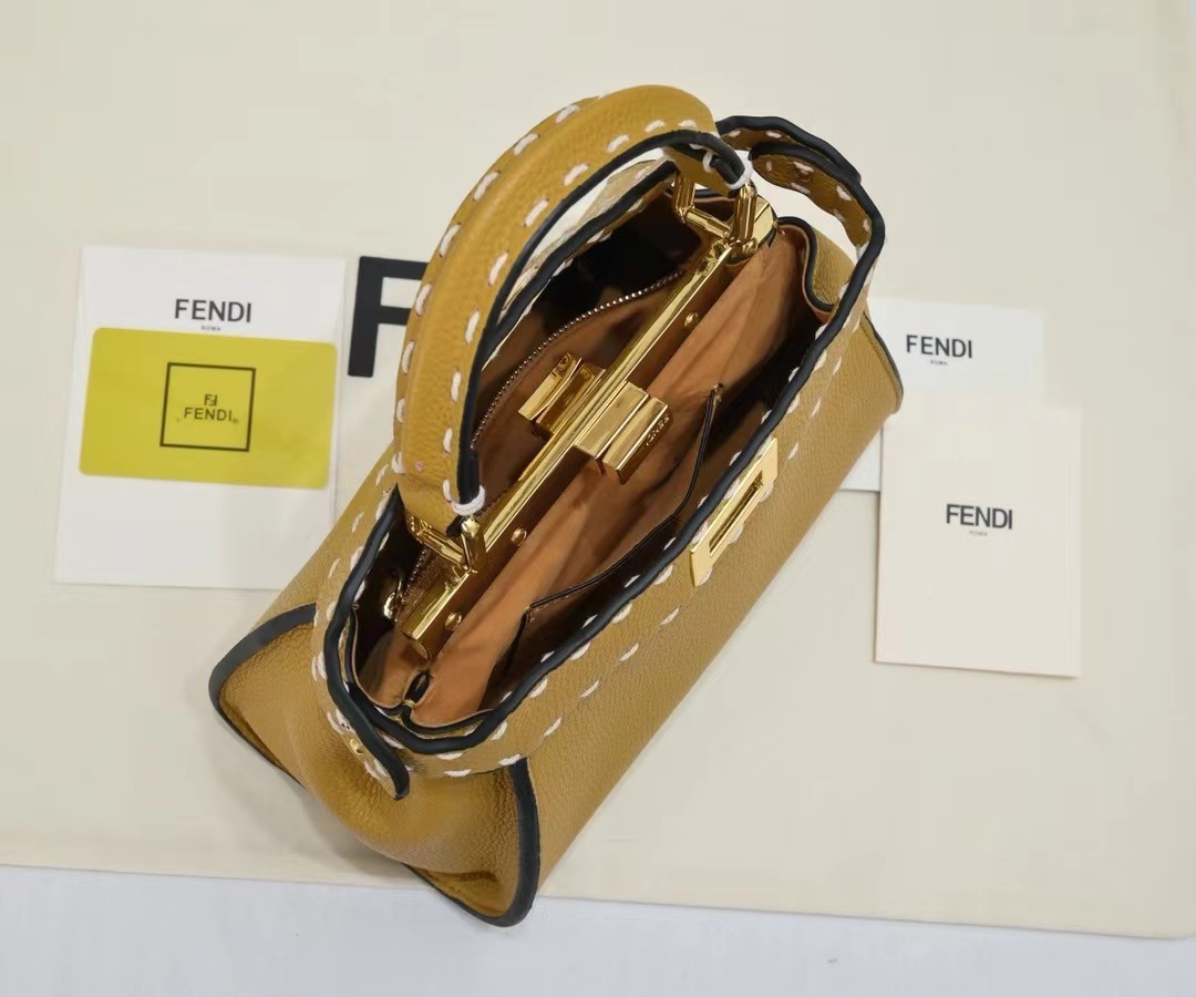 Fendi フェンディ  バッグ