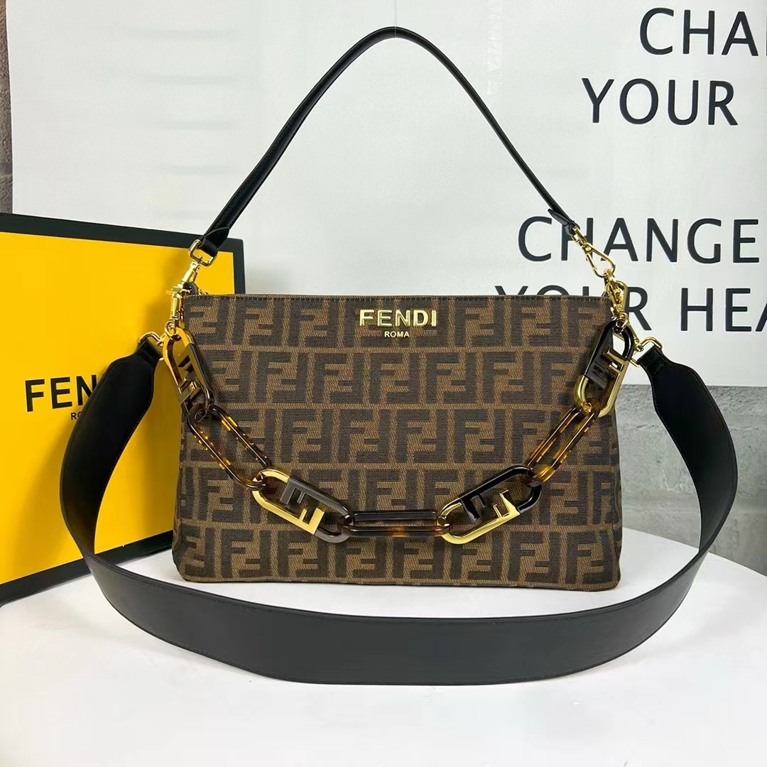 Fendi フェンディ  バッグ