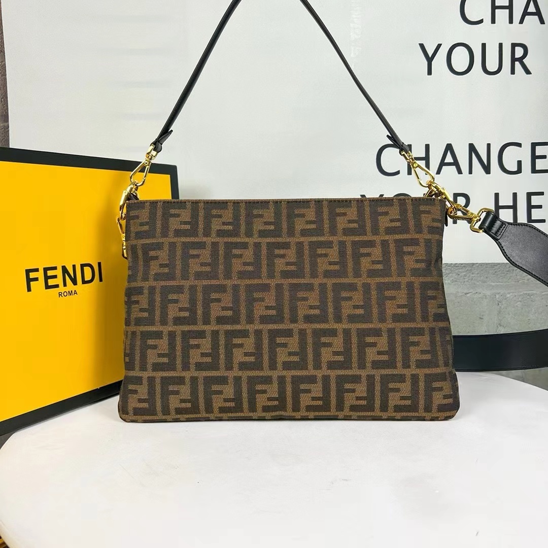 Fendi フェンディ  バッグ