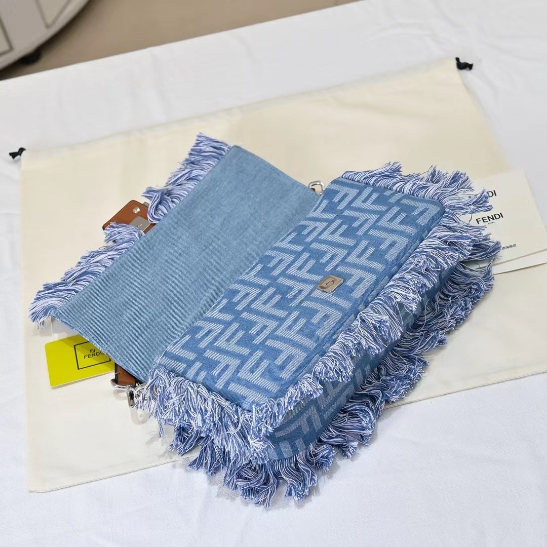 Fendi フェンディ  バッグ