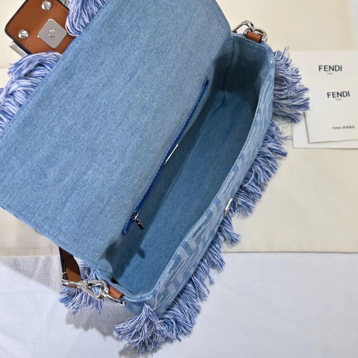 Fendi フェンディ  バッグ