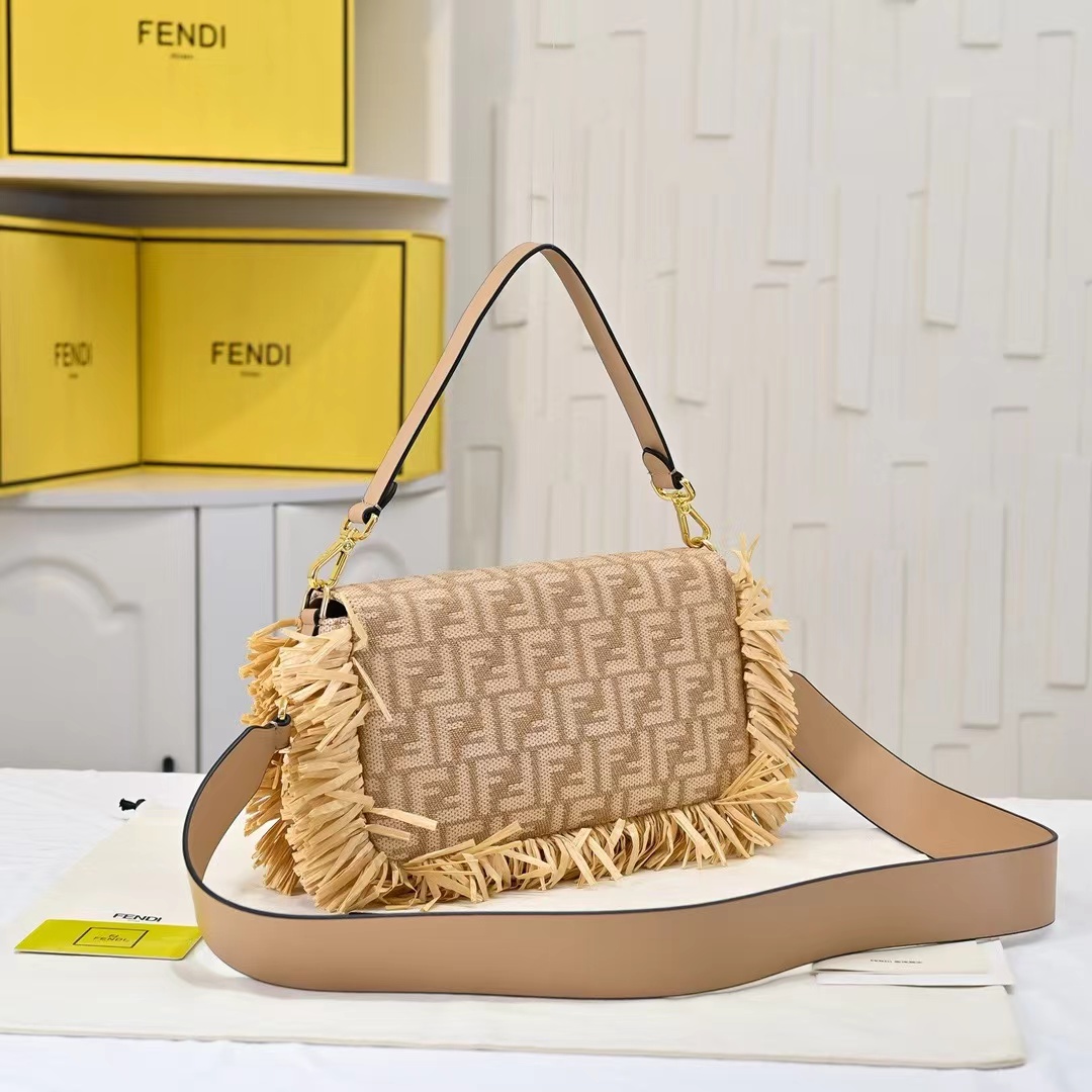 Fendi フェンディ  バッグ