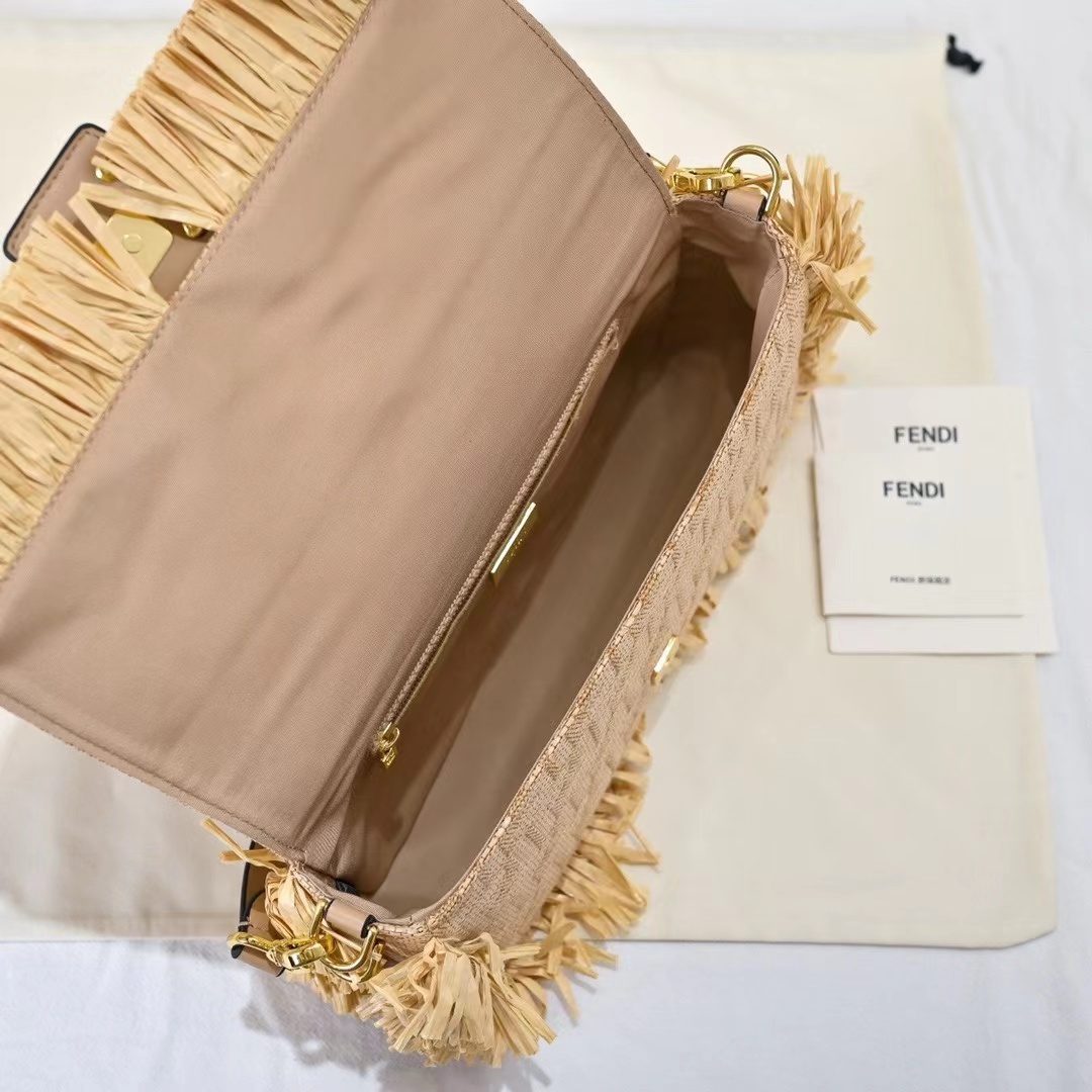 Fendi フェンディ  バッグ