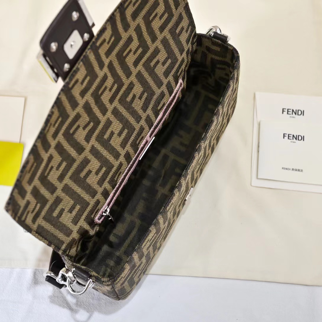 Fendi フェンディ  バッグ