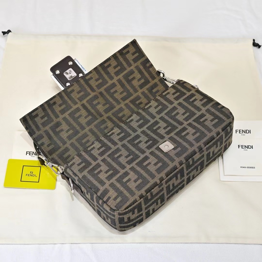 Fendi フェンディ  バッグ